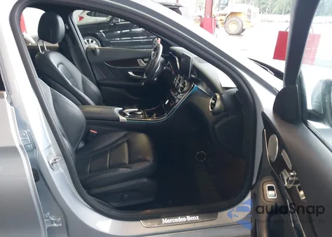 2018 Mercedes-Benz C 300 4Matic z USA, uszkodzony, nr VIN WDDWF4KB6JR403613